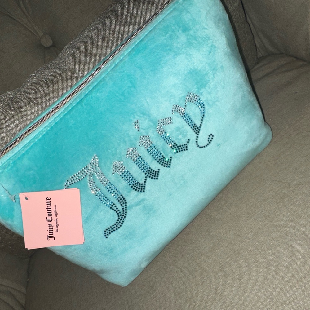 New with tags juicy couture travel bag/ makeup bag